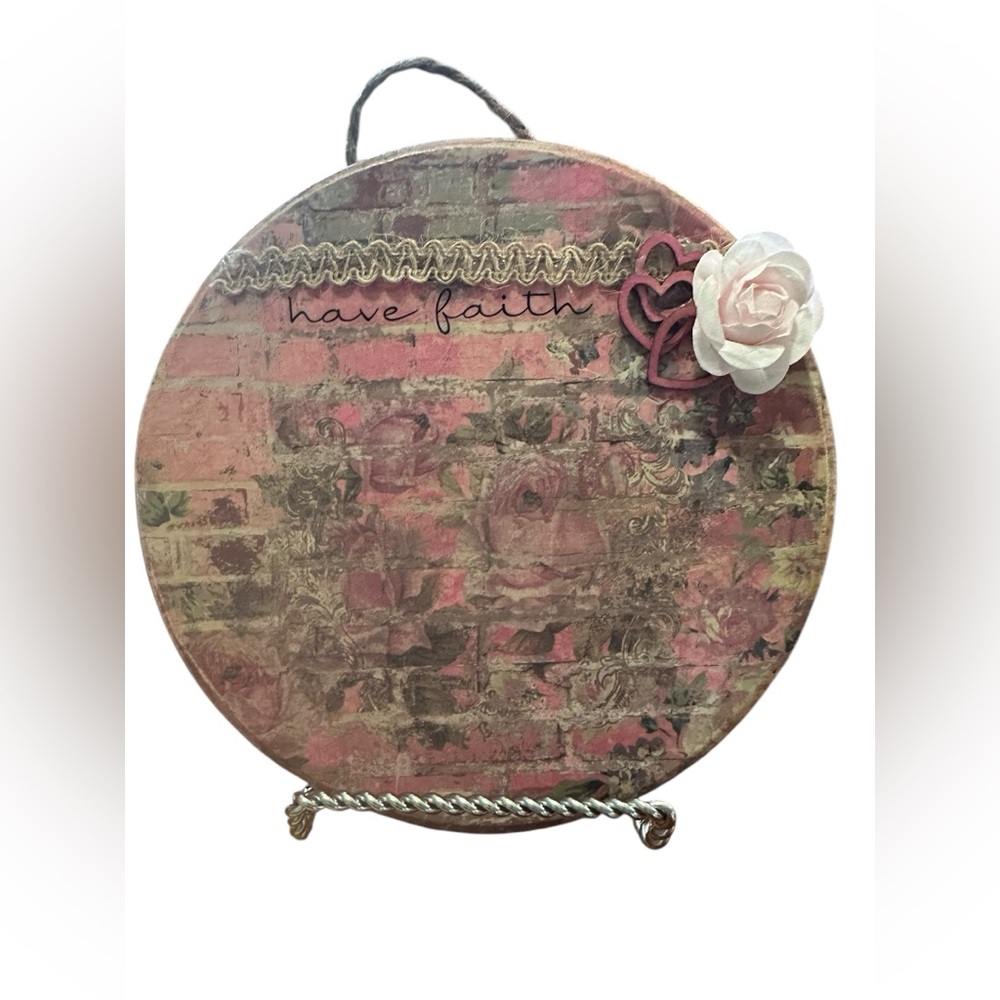 Hand Crafted Decorative Round Wall Art with Floral Design